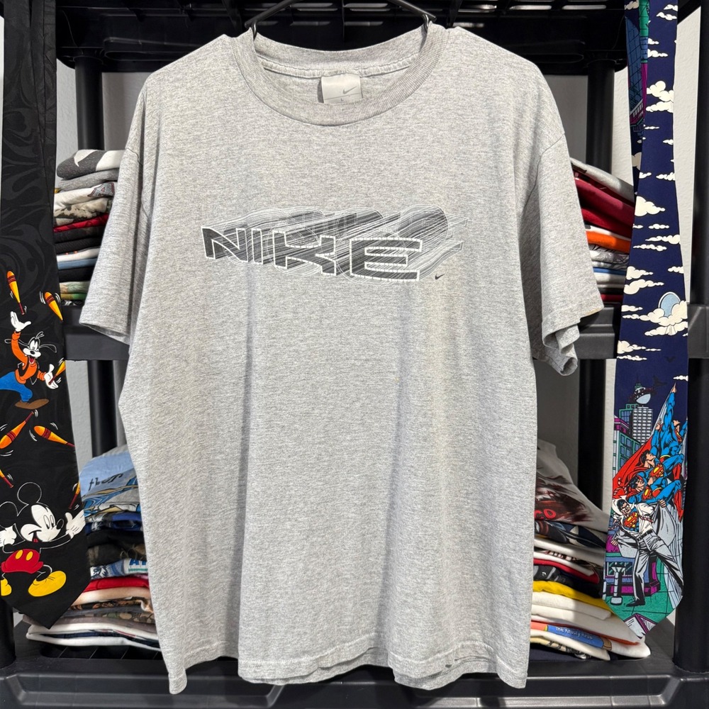 Y2K Grey Nike 3D Motion Graphic Tee Large Light Marks